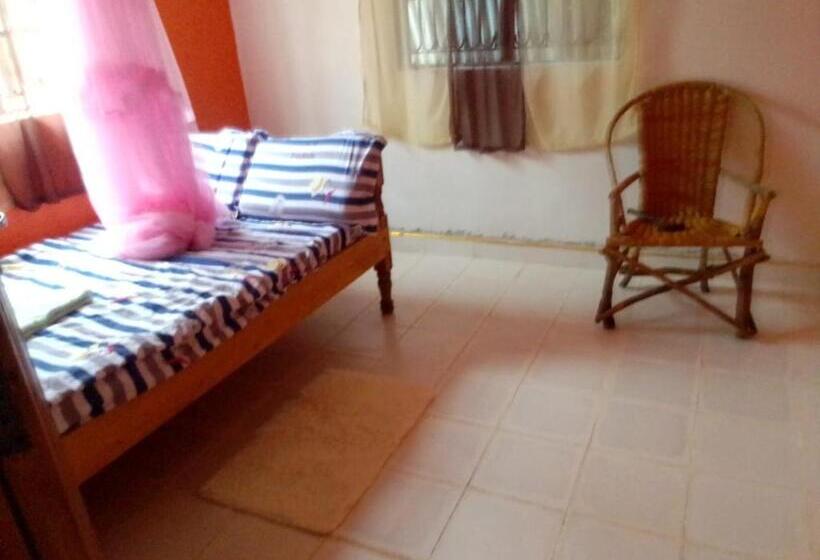 پانسیون 3 Bed Guesthouse With With Water, Electricity Wifi