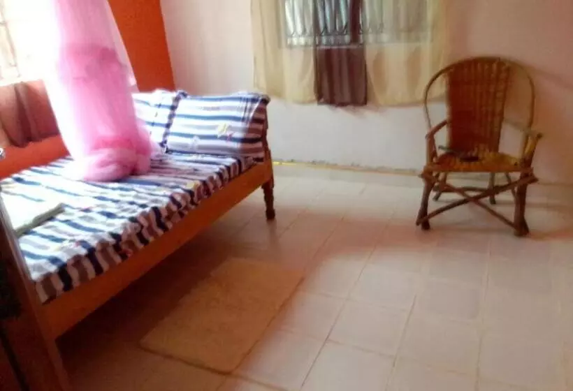 پانسیون 3 Bed Guesthouse With With Water, Electricity Wifi