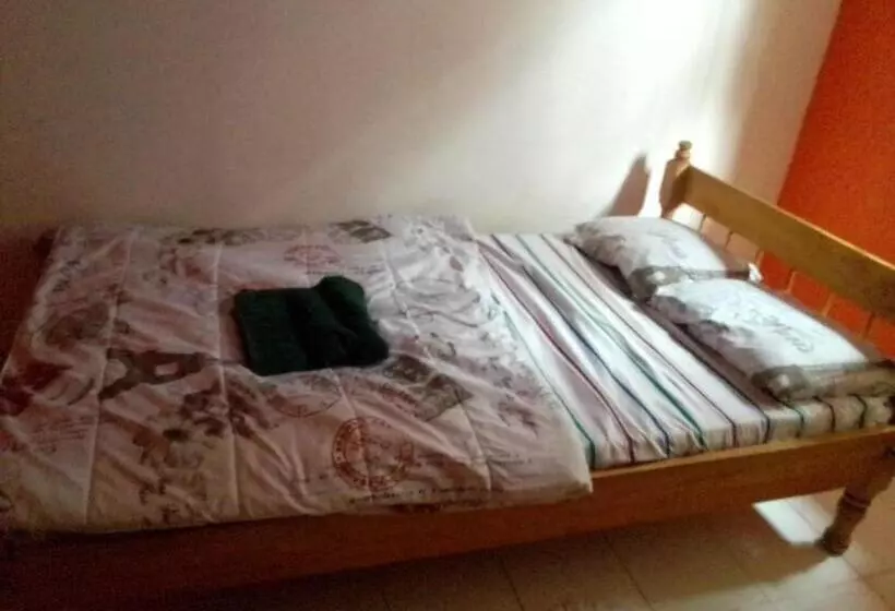 پانسیون 3 Bed Guesthouse With With Water, Electricity Wifi