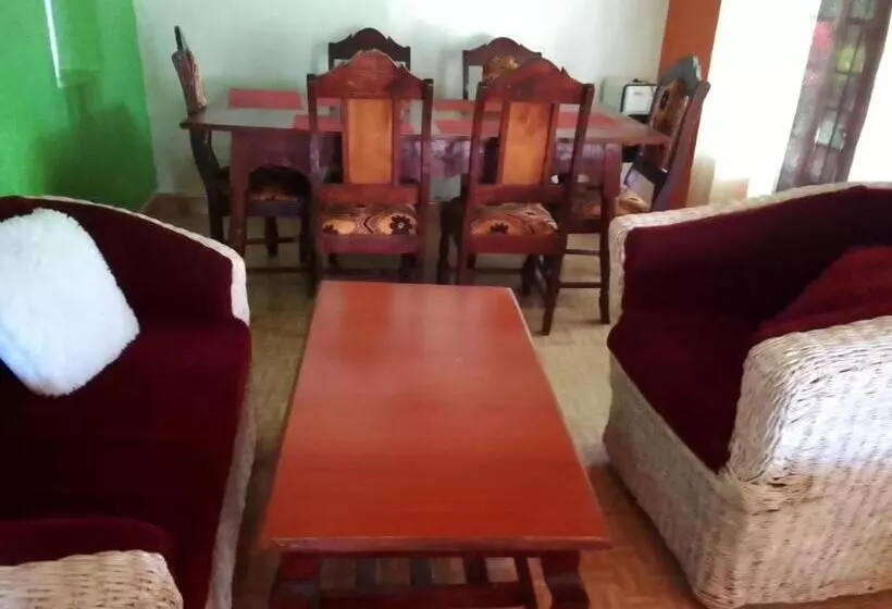 پانسیون 3 Bed Guesthouse With With Water, Electricity Wifi