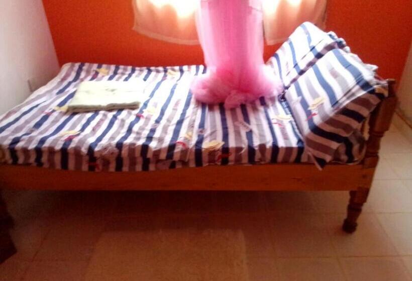 پانسیون 3 Bed Guesthouse With With Water, Electricity Wifi