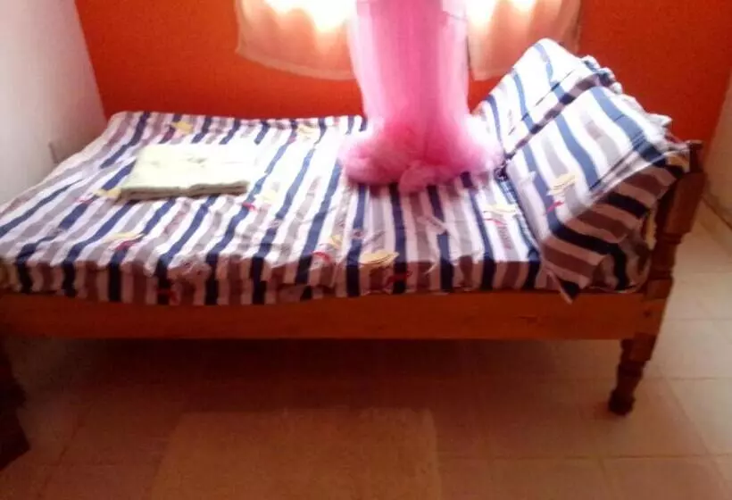 پانسیون 3 Bed Guesthouse With With Water, Electricity Wifi