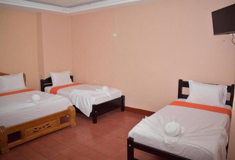 پانسیون Hostal La Momposina