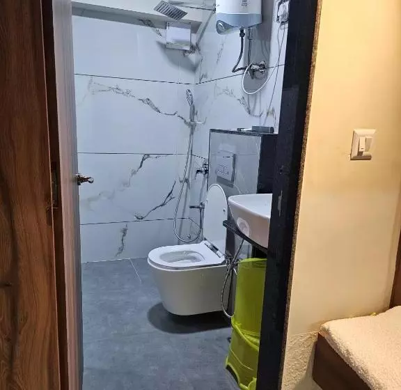 The Eiffel Hotel & Banquet