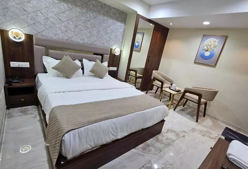 The Eiffel Hotel & Banquet