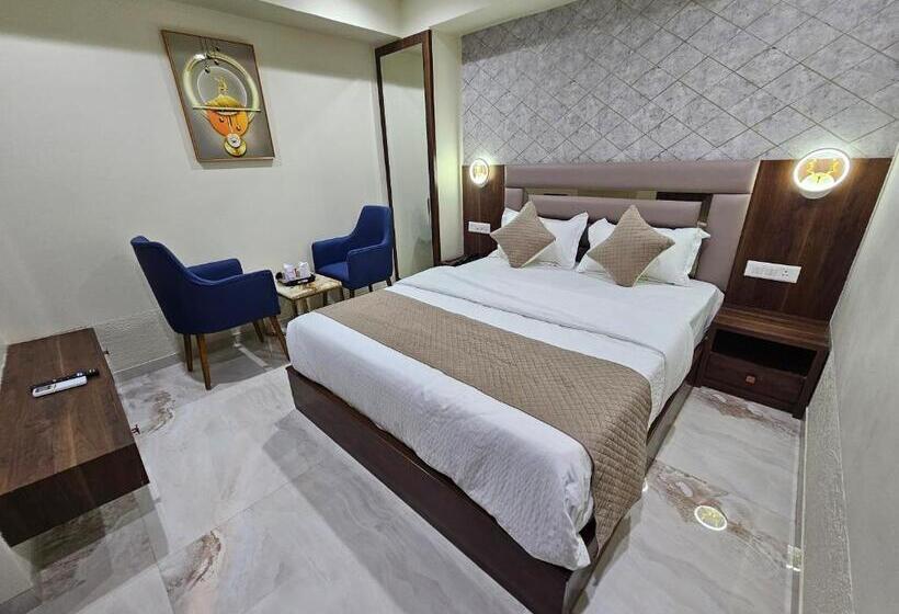 The Eiffel Hotel & Banquet