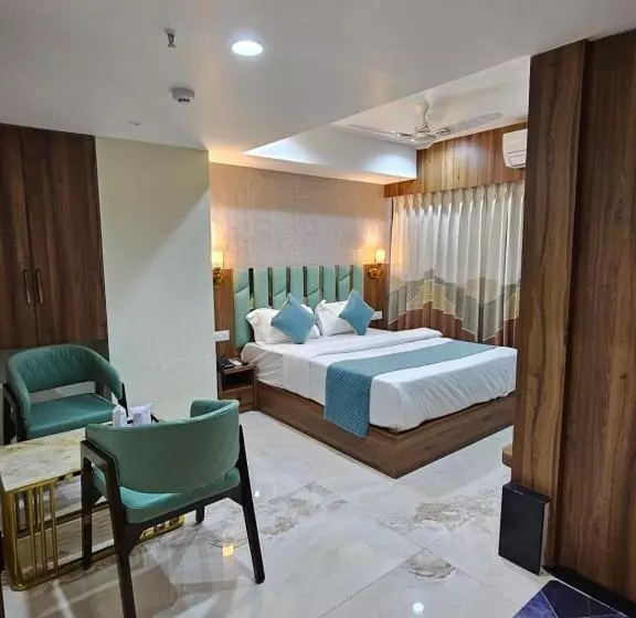 The Eiffel Hotel & Banquet