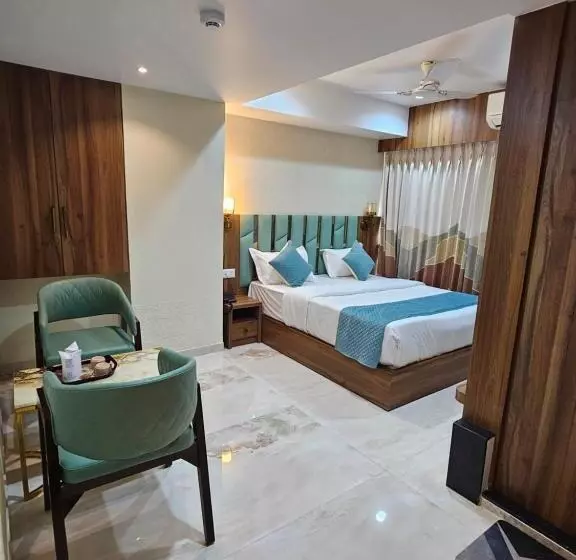 The Eiffel Hotel & Banquet