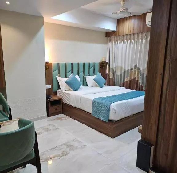 The Eiffel Hotel & Banquet