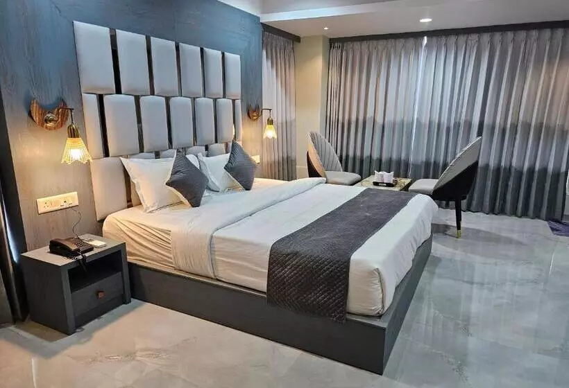 The Eiffel Hotel & Banquet