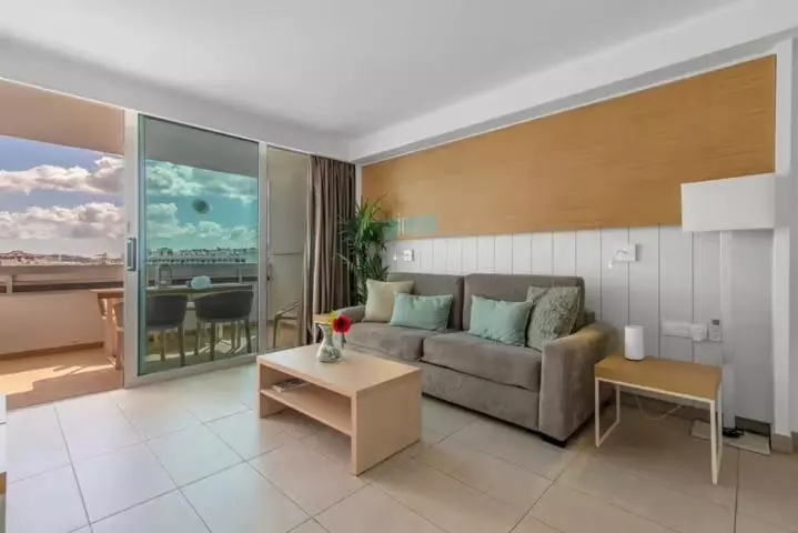 Be Room Bronze Suite