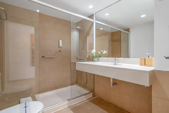 Be Room Bronze Suite