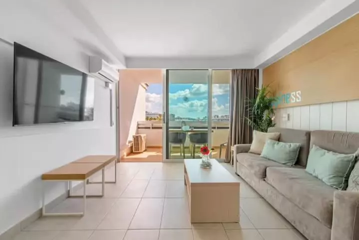 Be Room Bronze Suite