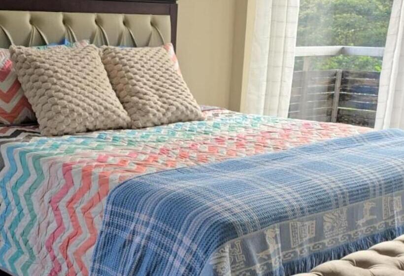 Bed and Breakfast El Palacete De La Duqueza , Siéntete Como En La Realeza En Macas