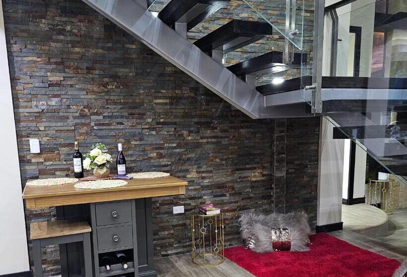 Bed and Breakfast El Palacete De La Duqueza , Siéntete Como En La Realeza En Macas