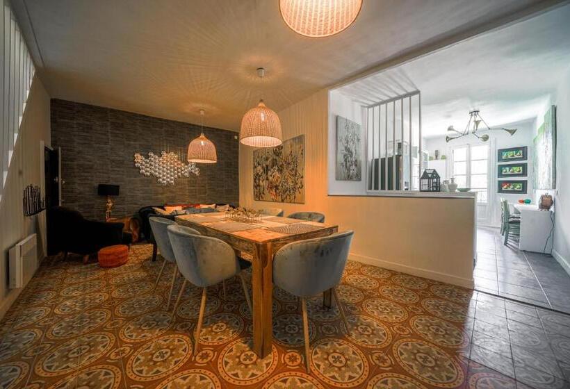 צימר Gîte En Face Du Château De Nizas, Totale Renovation Et Changement De Proprietaire, 4 Chambres D Hôte