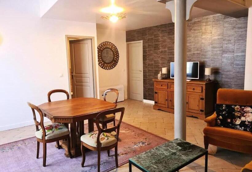 צימר Gîte En Face Du Château De Nizas, Totale Renovation Et Changement De Proprietaire, 4 Chambres D Hôte