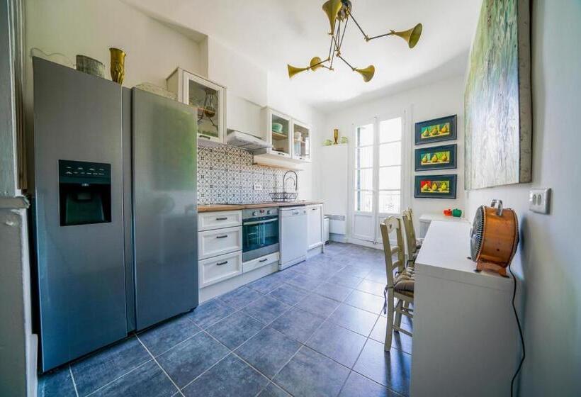 צימר Gîte En Face Du Château De Nizas, Totale Renovation Et Changement De Proprietaire, 4 Chambres D Hôte