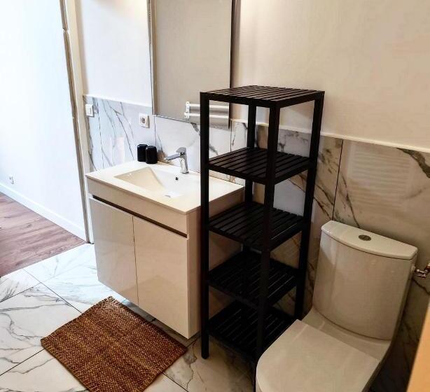 צימר Gîte En Face Du Château De Nizas, Totale Renovation Et Changement De Proprietaire, 4 Chambres D Hôte