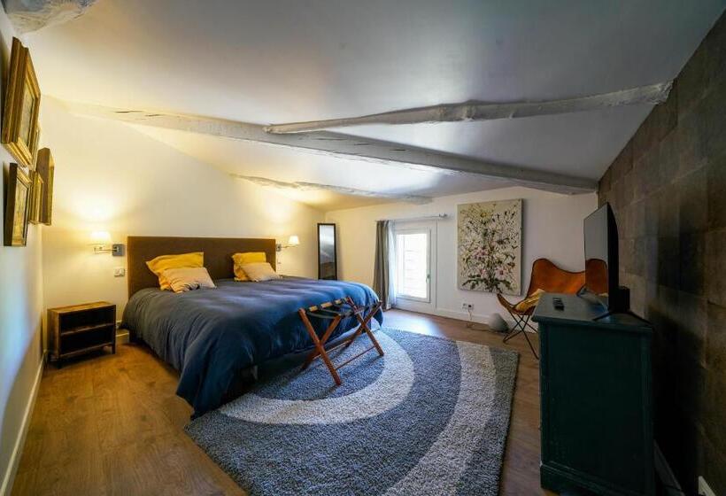 צימר Gîte En Face Du Château De Nizas, Totale Renovation Et Changement De Proprietaire, 4 Chambres D Hôte