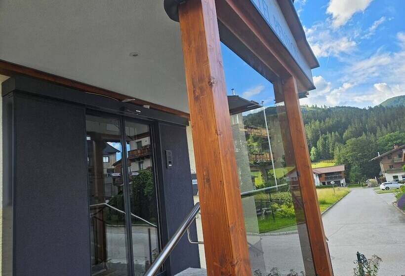 酒店 Flo S Rooms & Breakfast