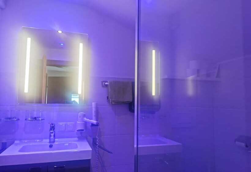 酒店 Flo S Rooms & Breakfast