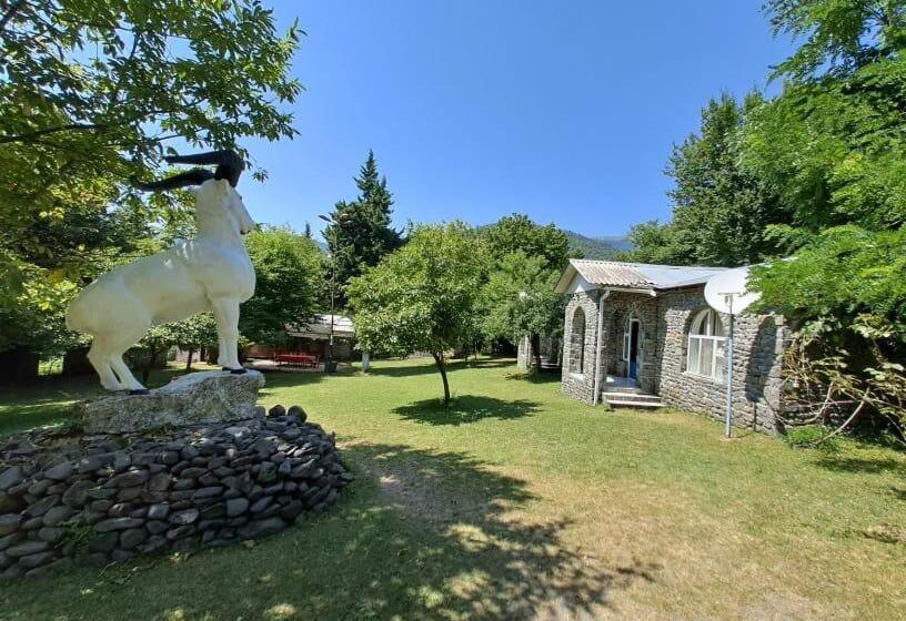 Hotel Ləzzət Ailəvi İstirahət Mərkəzi