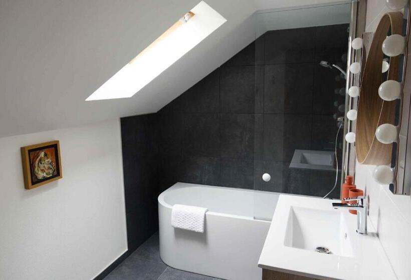 Отель Maison Capdet