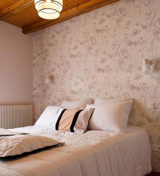 Отель Maison Capdet