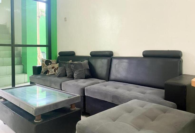 Отель Reddoorz Near Institut Teknologi Sumatera Itera Lampung