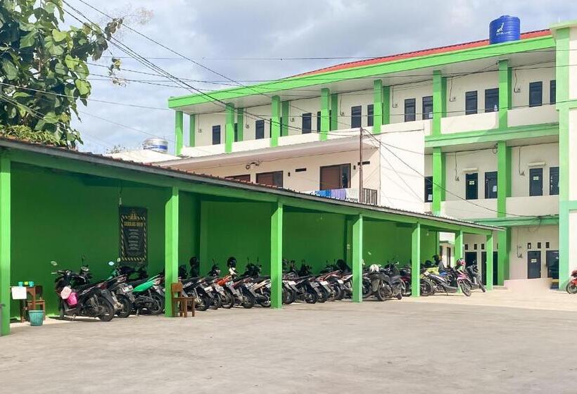 Отель Reddoorz Near Institut Teknologi Sumatera Itera Lampung