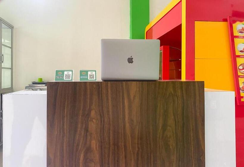 Отель Reddoorz Near Institut Teknologi Sumatera Itera Lampung