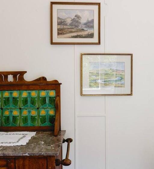 هتل The Farmhouse