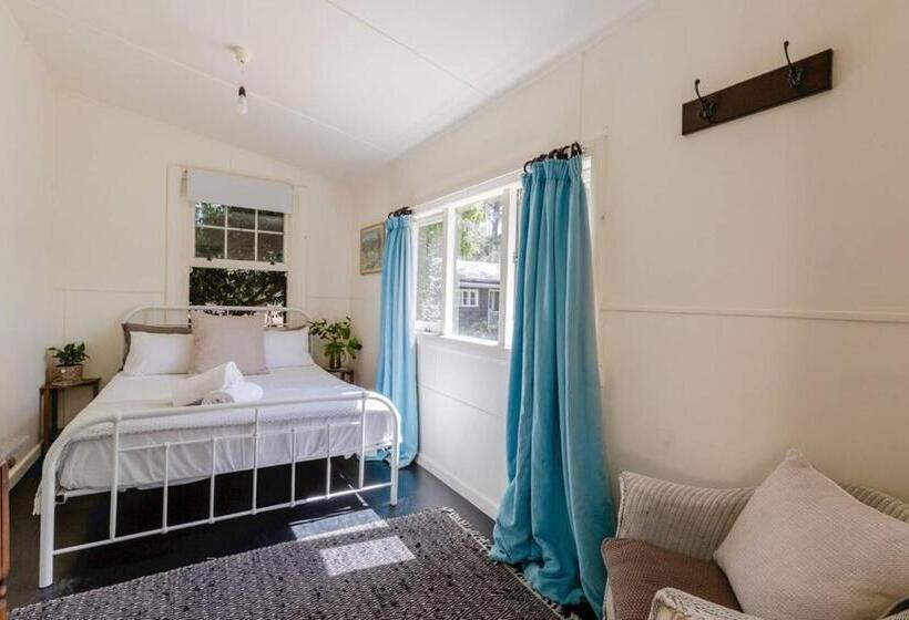 هتل The Farmhouse