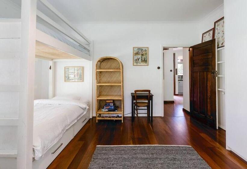 هتل The Farmhouse