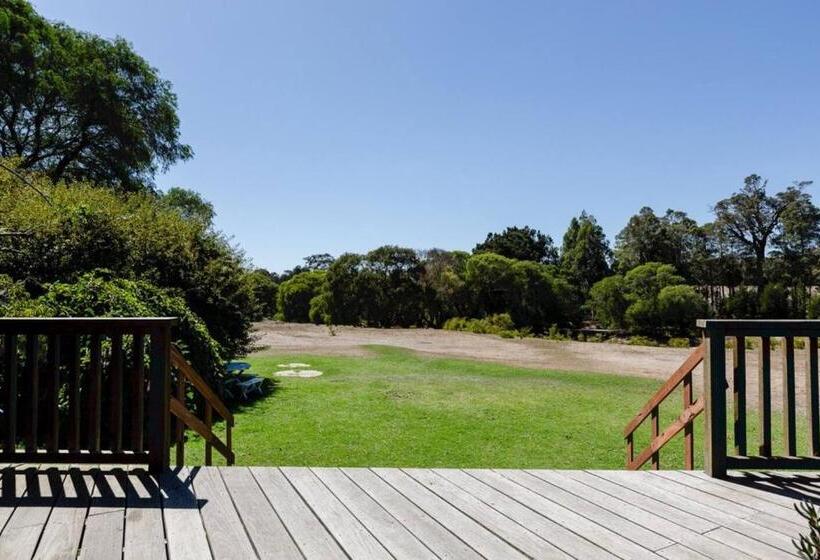 هتل The Farmhouse