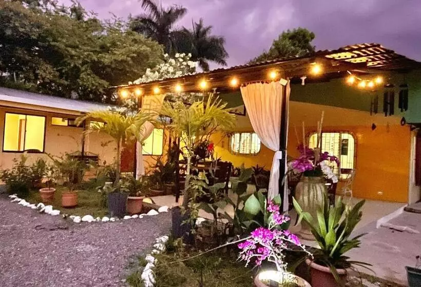 Hotelli Tierra De Volcanes