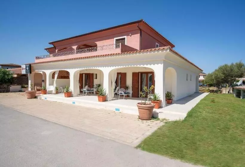 Majatalo Ambra Holiday Rooms   La Cinta