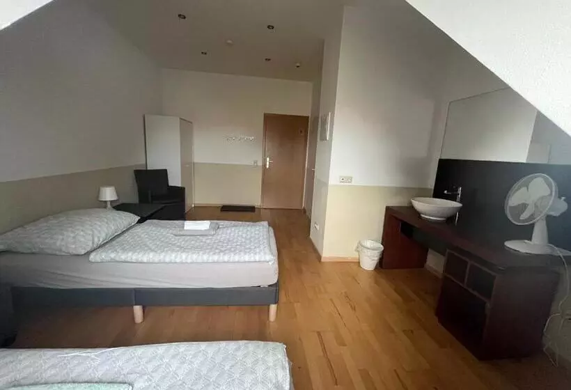 ペンション Doppelzimmer Mit Bad Und Tv 18