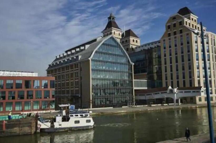 پانسیون Duplex Pantin