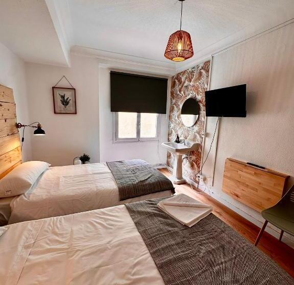 פנסיון Hostal Atuaire Home