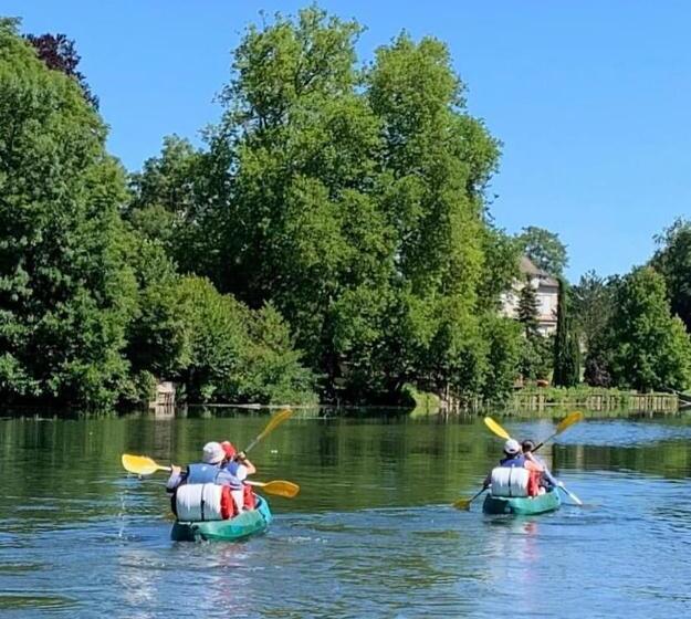 پانسیون Maison En Plein Coeur De La Cité Médiévale De Moret Sur Loing Avec Jardin !
