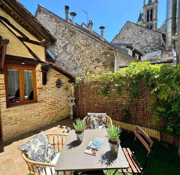 پانسیون Maison En Plein Coeur De La Cité Médiévale De Moret Sur Loing Avec Jardin !