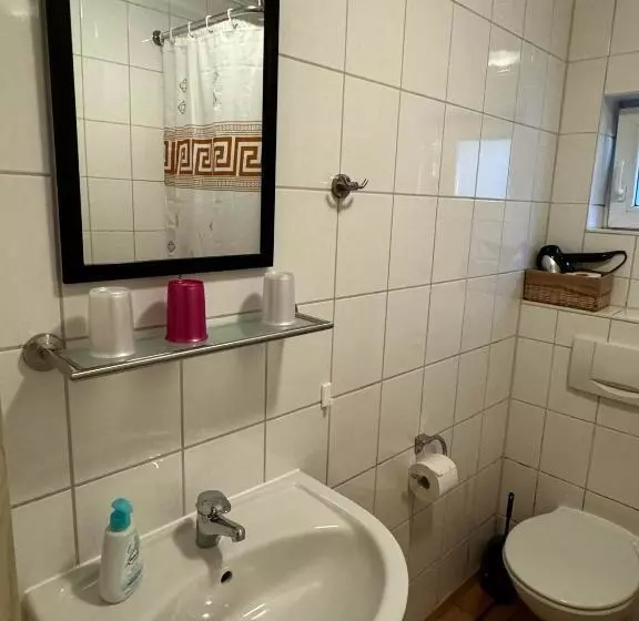 Retkeilymaja Gästehaus Schröder