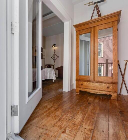 ユースホステル Ships Inn