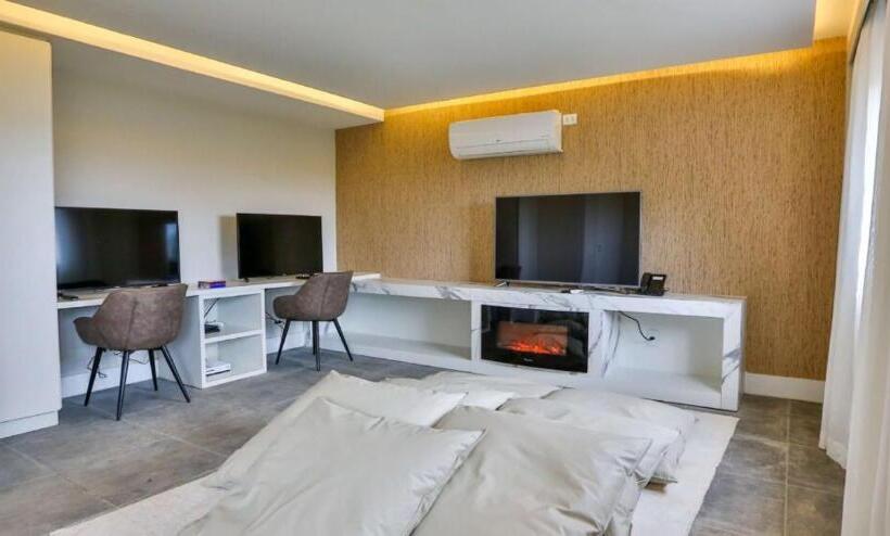 Отель Carpe Diem Boutique & Spa