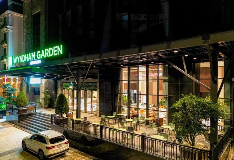 Hotel Wyndham Garden Legend Halong