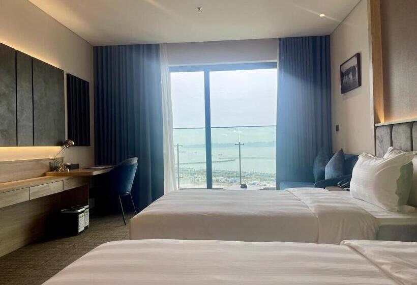 Hotel Wyndham Garden Legend Halong