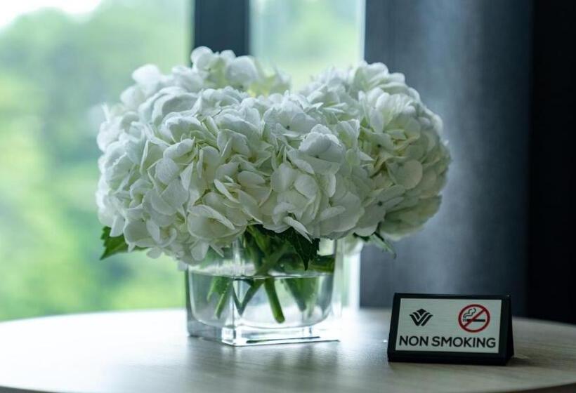 Hotel Wyndham Garden Legend Halong