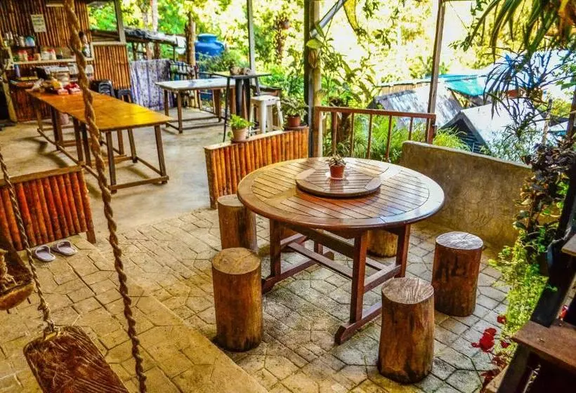 Majatalo Da Family Mini Garden